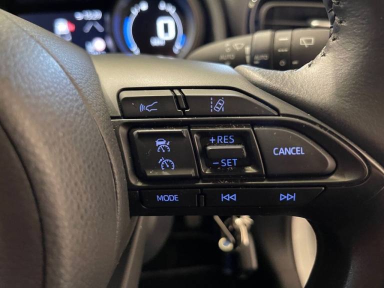 2022 Toyota Yaris 1.5 VVT-h Design Hatchback 5dr Petrol Hybrid E-CVT Euro 6 (s/s) (116 ps) Hatchb...