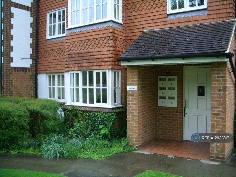 2 bedroom flat in Arun Court, Rg30 2Ez, RG30 (2 bed) (#2822317)