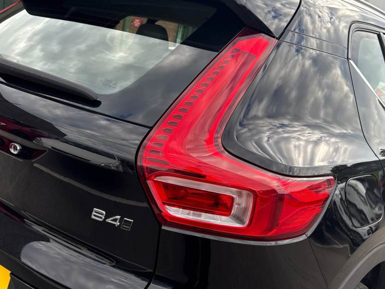 2022 Volvo XC40 2.0 B4P Inscription 5dr AWD Auto [7 speed] ESTATE PETROL Automatic