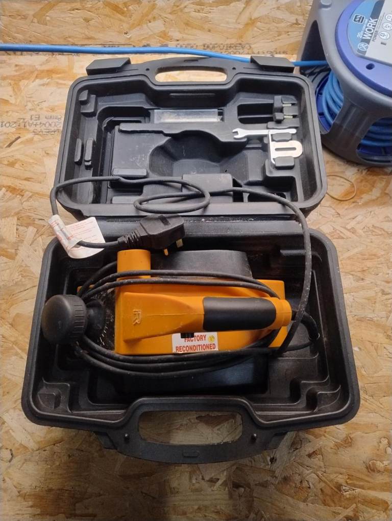 JCB Electric Hand Planer with Case – Working