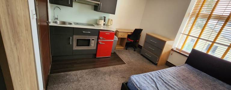 DSS/UC - Studio Flat Apartment - To Rent - Bills Included