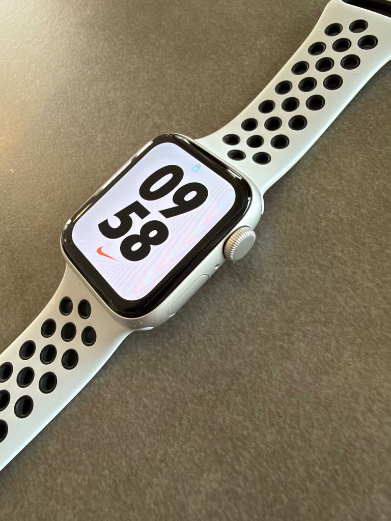 Apple Watch SE Nike Addition 