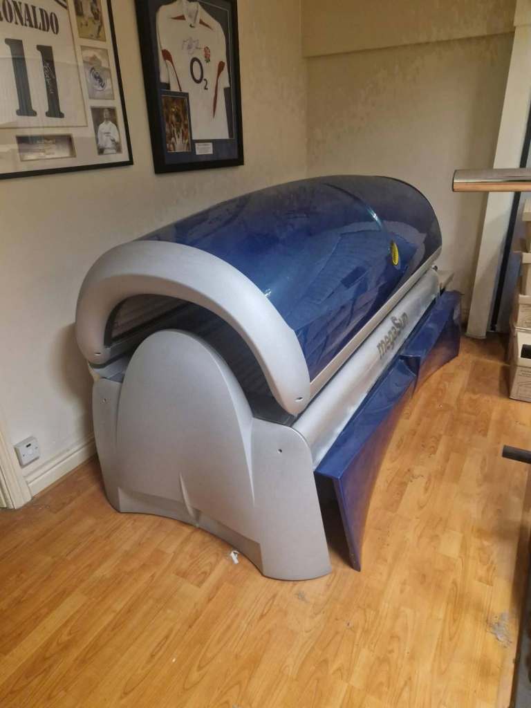 Sunbed for Parts / Repair Only – Broken Acrylic Panel (Collection Only ...
