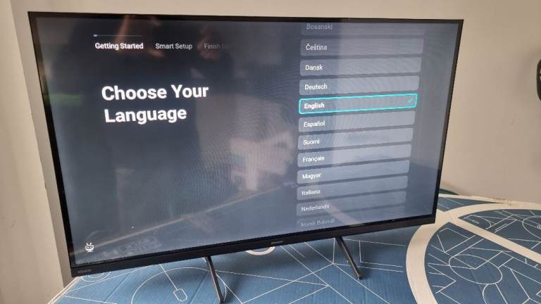 BOXED SHARP 32 INCH SMART QLED HD HDR TV WITH WIFI, FREELY BUILT-IN , FRAMELESS DESIGN 