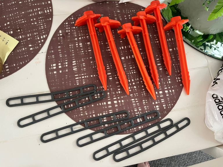 Tent pegs heavy duty x6 plus clips, outdoor toys, or bigger bundles