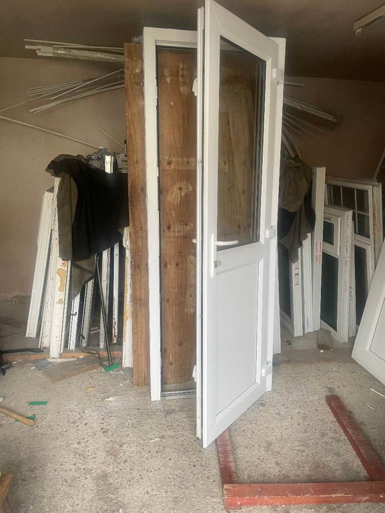 UPVC DOOR 203 x 75 cm - BEAUTIFUL EUROCELL UPVC DOUBLE GLAZED DOOR - ONLY 1 YEAR OLD  (REF: DX202)