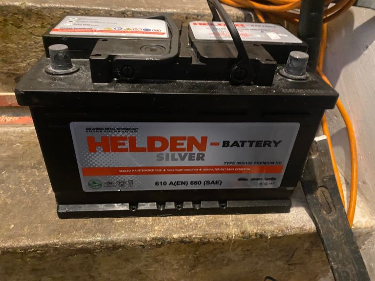 Helden heavy duty car battery 