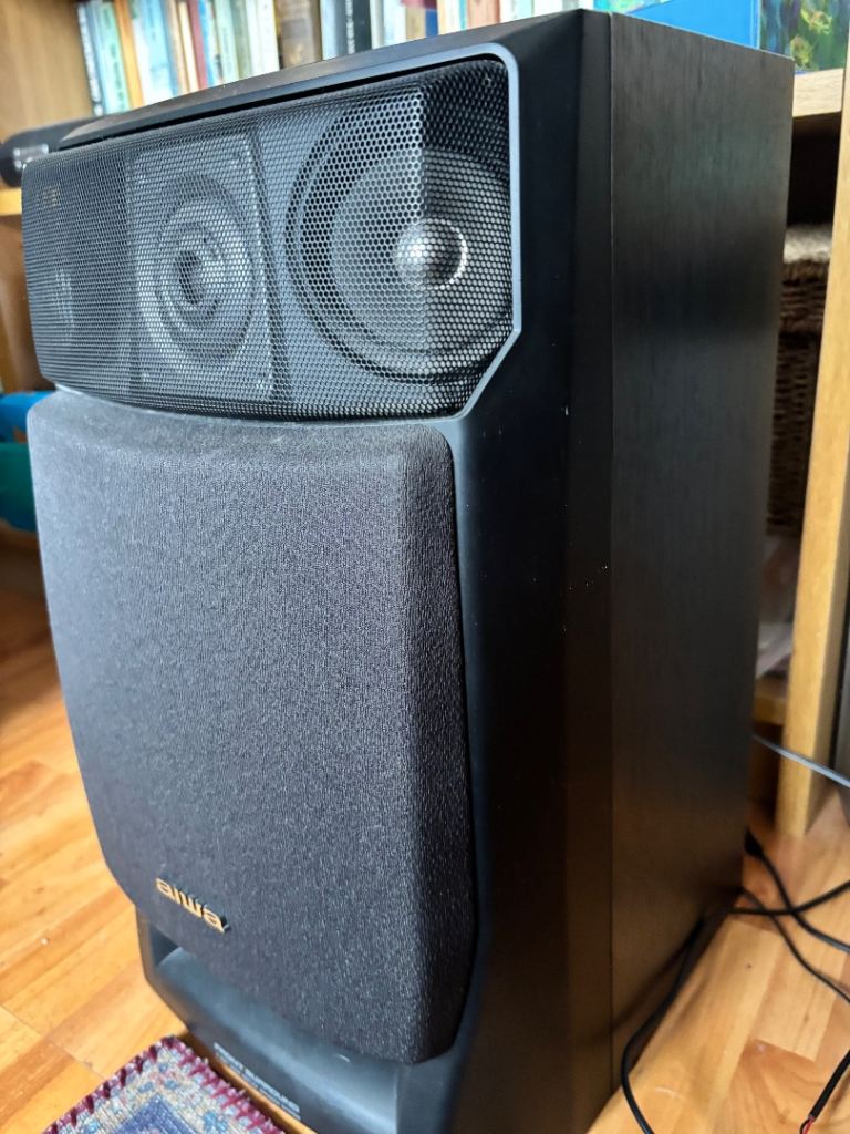 Aiwa front surround speakers