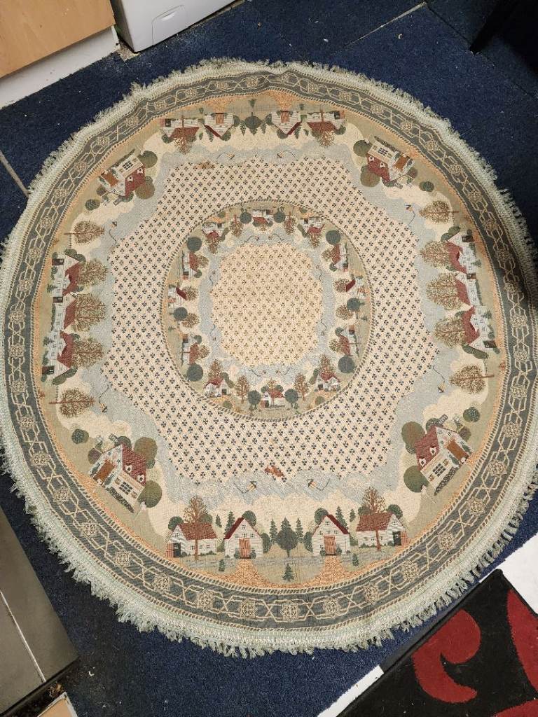 Round rug