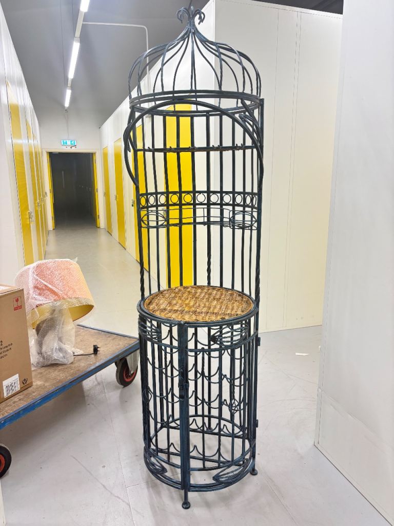 Drinks stand 
