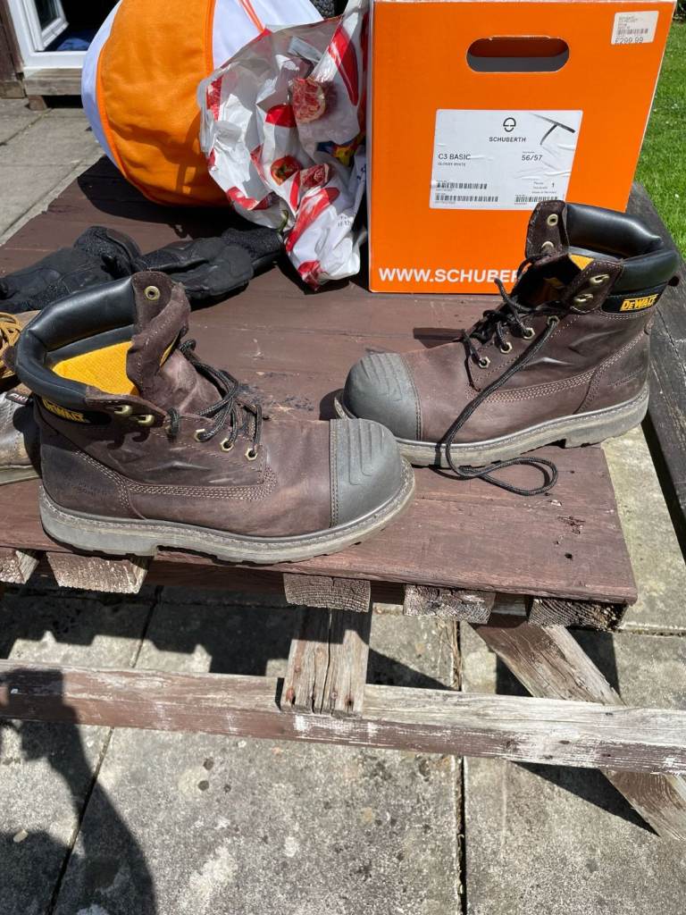 Dewalt safety boots