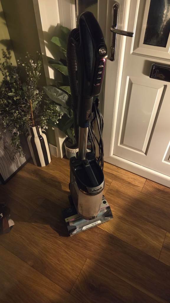 Shark PowerDetect AZ3900UKT