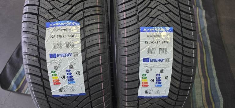 225 45 17   2 x NEW!! tyres Triangle SeasonX