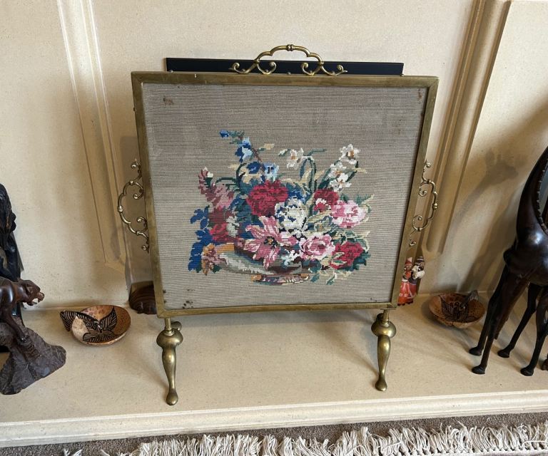 Vintage Brass Fire Guard With Flowers  H27in/69cm W24in/61cm D10in/26cm Good condition  B056