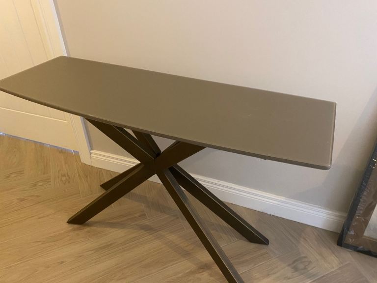 Ceramic console table 