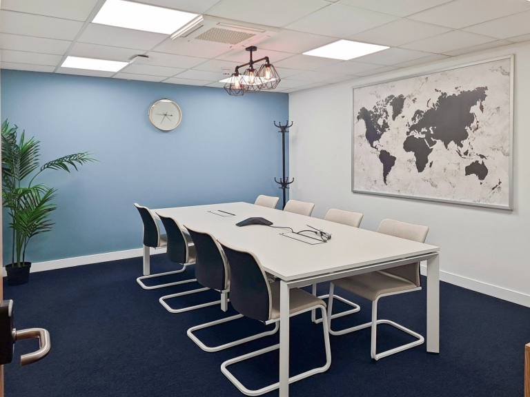 Swansea - SA1 3LW \ Serviced Office with 4 Desks