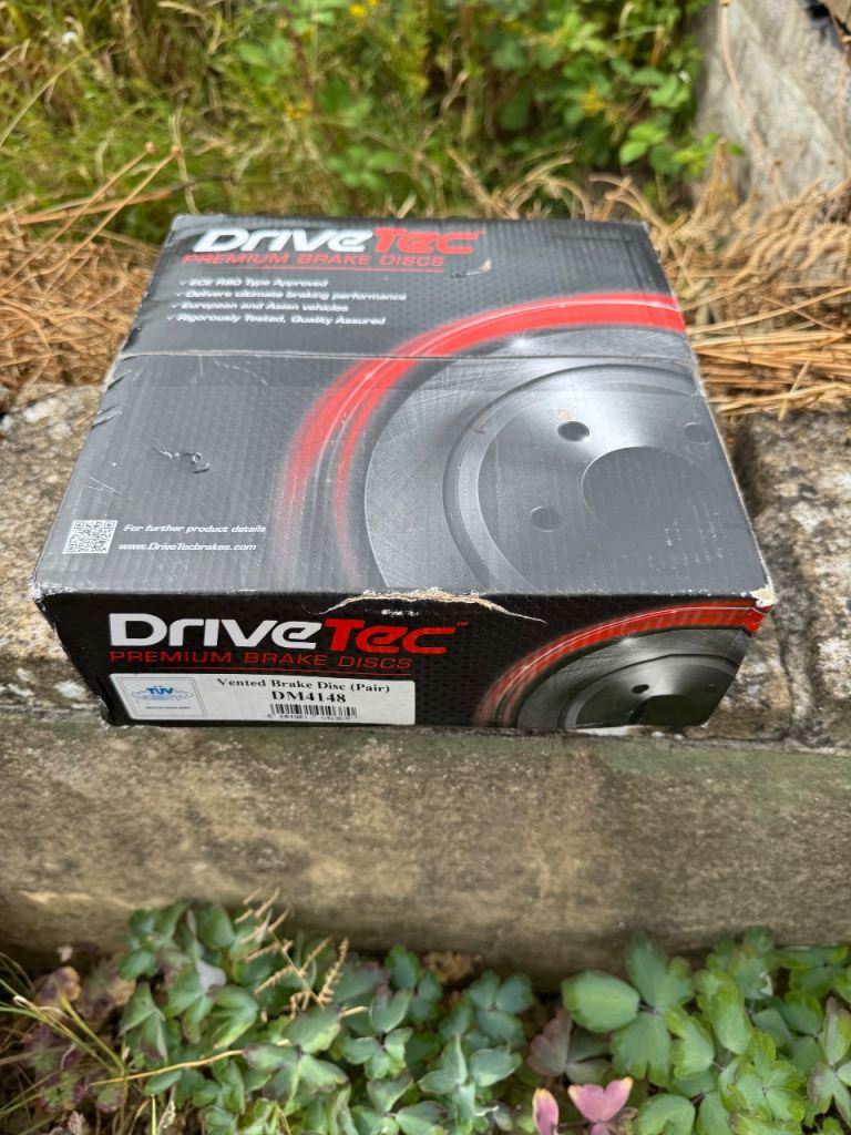 DriveTec DM4148 vented brake discs (pair)
