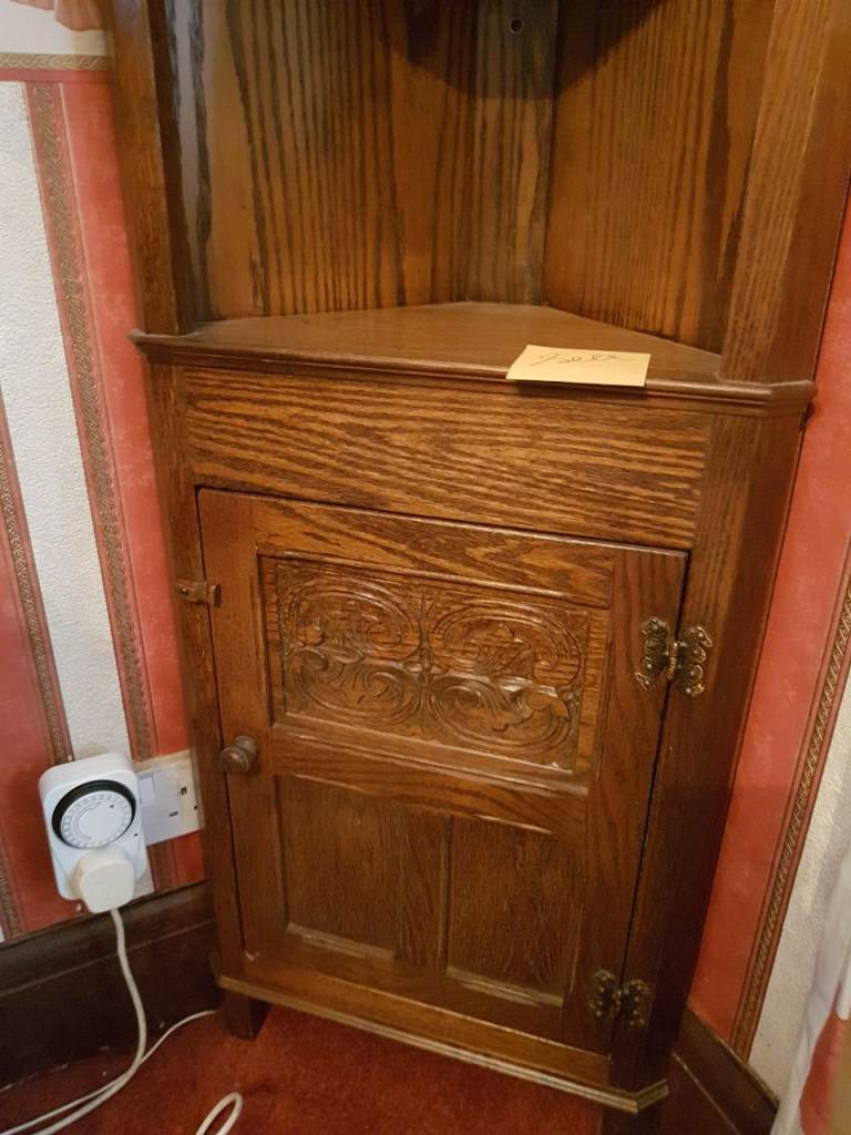 Tall Oak Corner Display Unit in Excellent condition