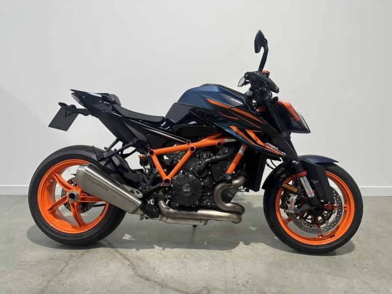 2023 KTM 1290 Superduke R, 2500 miles, 1 owner