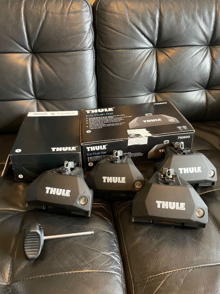 image for Thule 710600 foot pack and fitting kit for Kia ceed flush rails 2012 mark 2 
