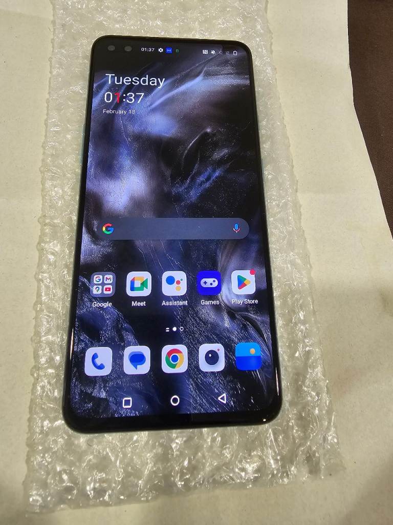 Oneplus 5g 256gb/15gb ram dual Sim unlocked £100