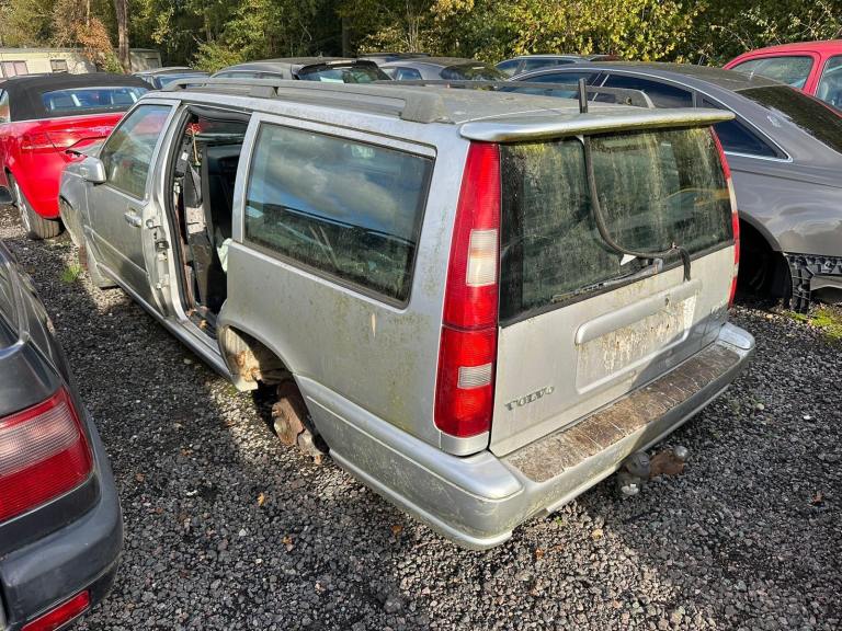 2002 VOLVO V70 BREAKING SPARES PARTS