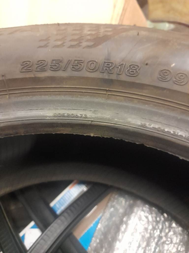 225 50 18 Bridgestone tyre