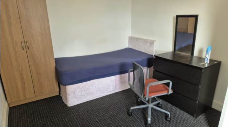 Medium Room 