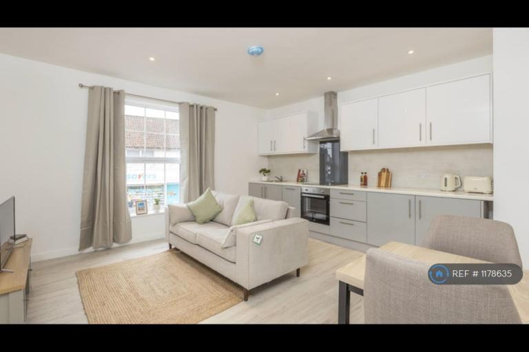 1 bedroom flat in Market Street, Wymondham, NR18 (1 bed) (#1178635)