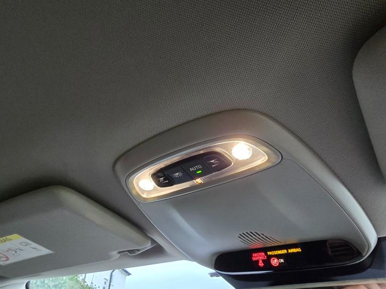 2017 Volvo V40 T2 [122] Momentum 5dr Geartronic HATCHBACK Petrol Automatic