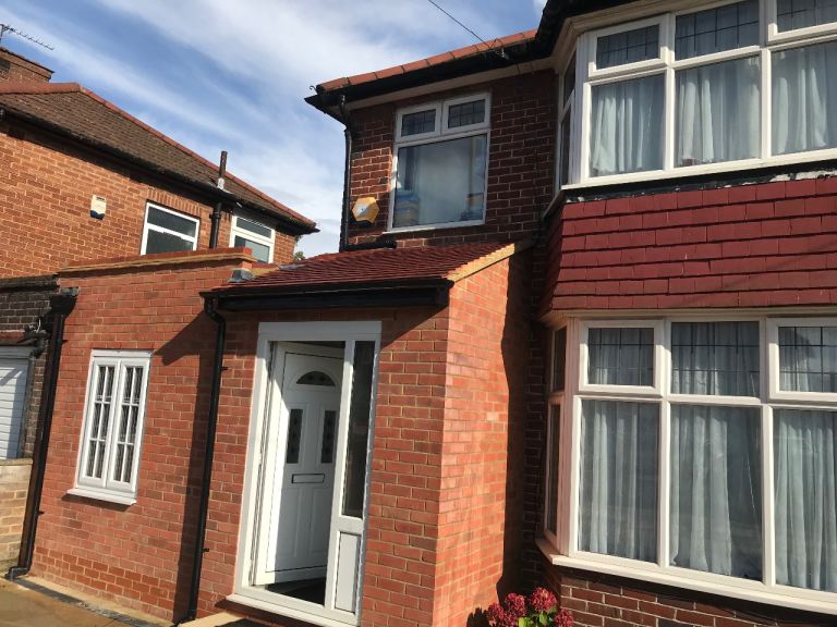 HOUSE TO LET, 4BED + Self-Contained Granny's ANNEXE 