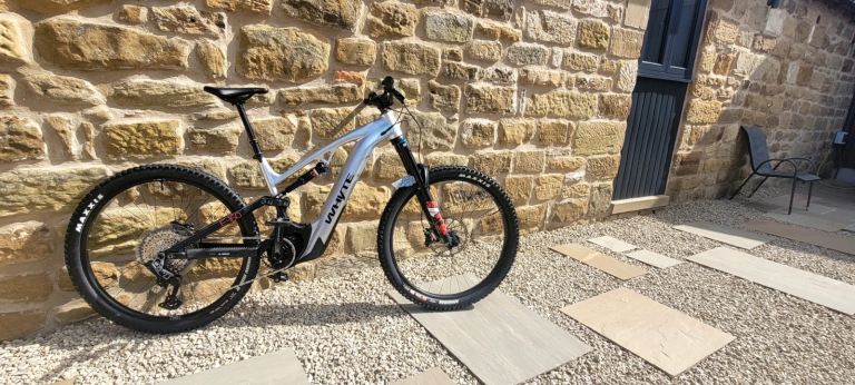 Whyte E160 RS Large Electric Mountain Bike - As New Condition