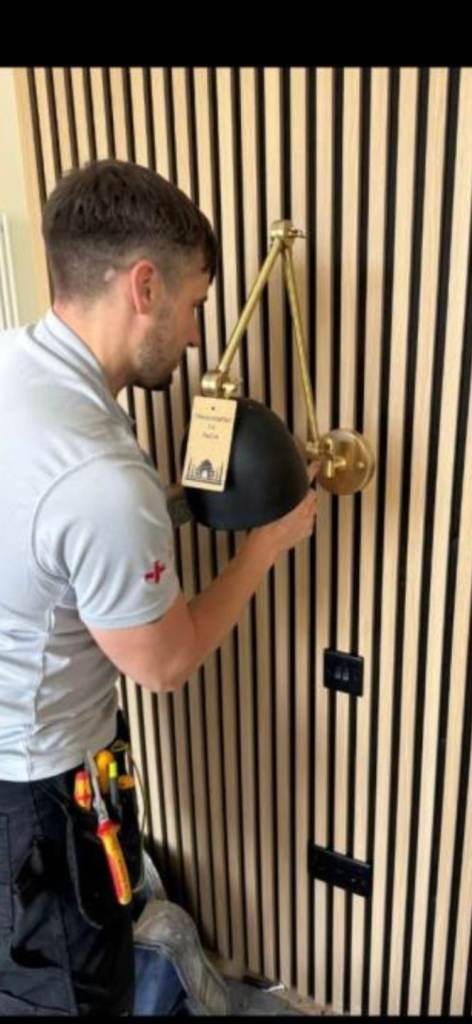 Fully Qualified Electrician 