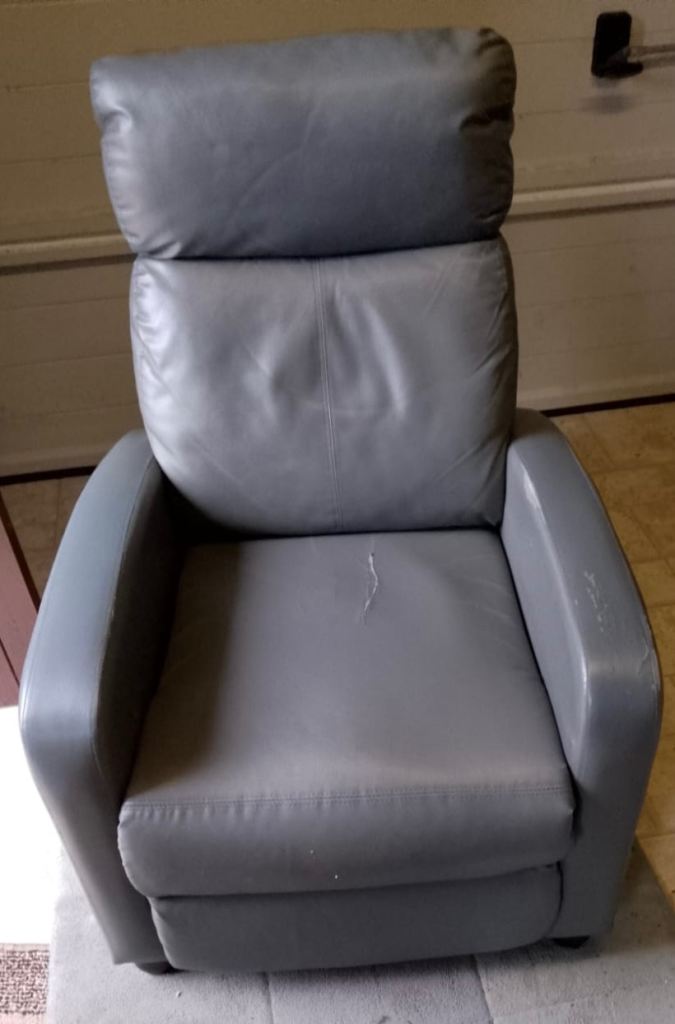 RECLINER CHAIR 