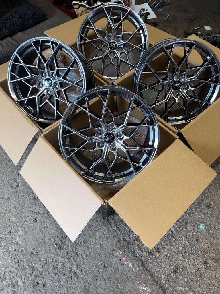 X4 18” Vauxhall vivaro / Renault traffic 5x114 alloy wheels shadow chrome