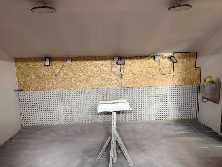 COMPLETE FURNITURE SPRAY WORKSHOP FOR RENT – READY TO WORK