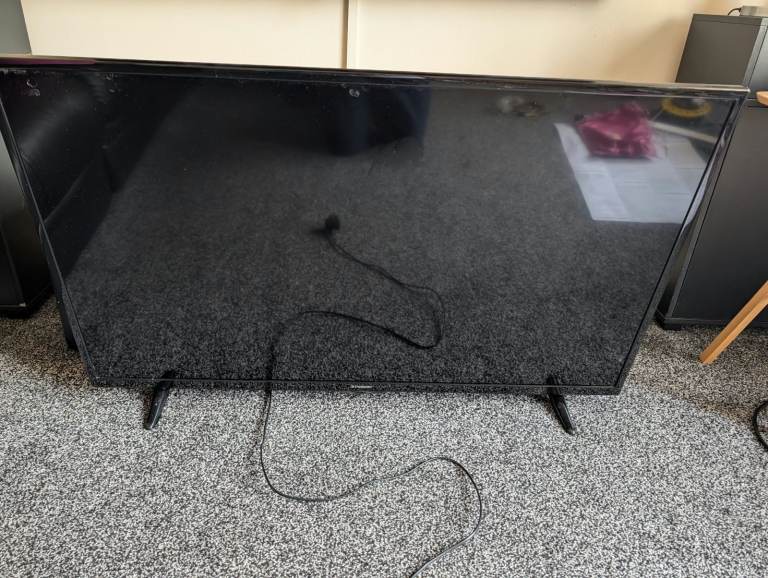 Polaroid 50 inch Smart TV with Remote