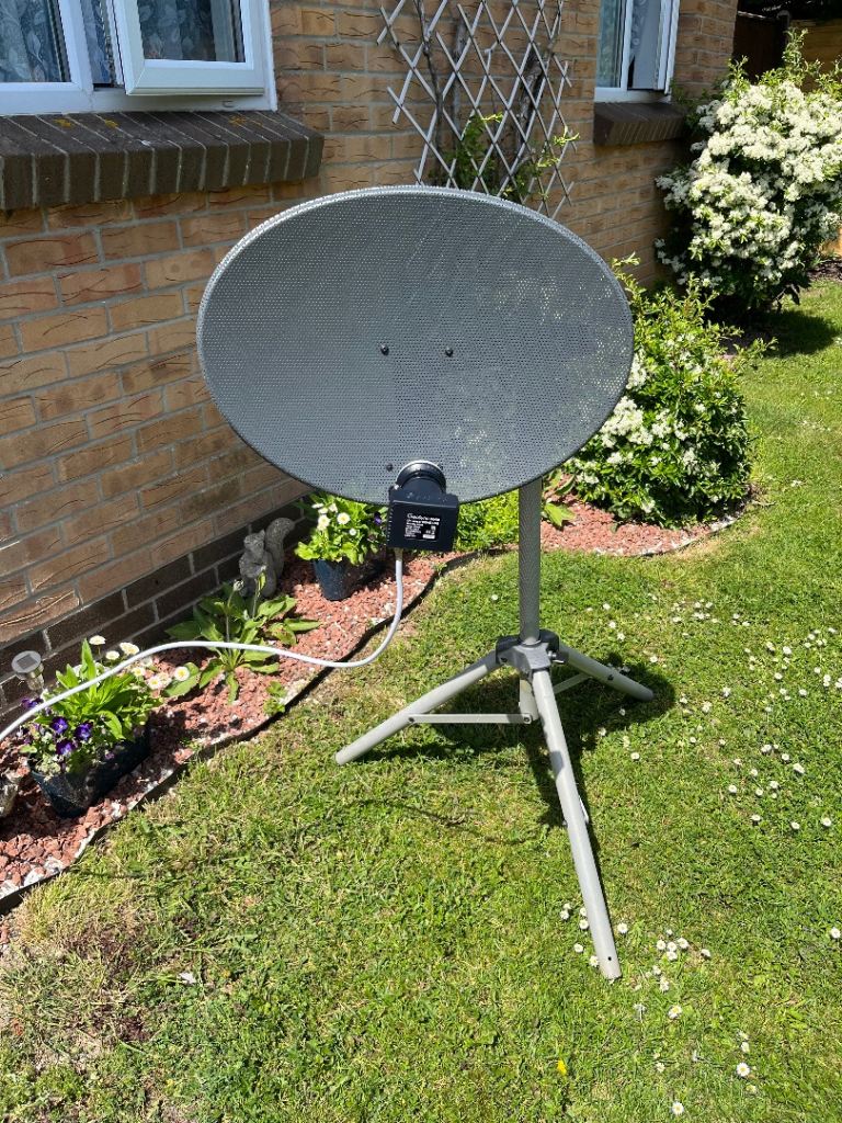 Caravan/Motorhome Portable Satellite Dish & Tripod