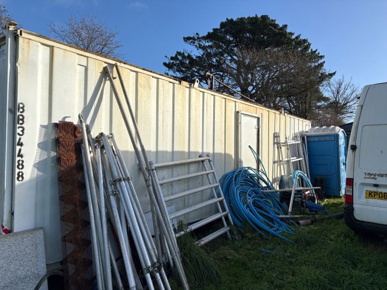 32’x10’ Container - Secure with Windows & Shutters