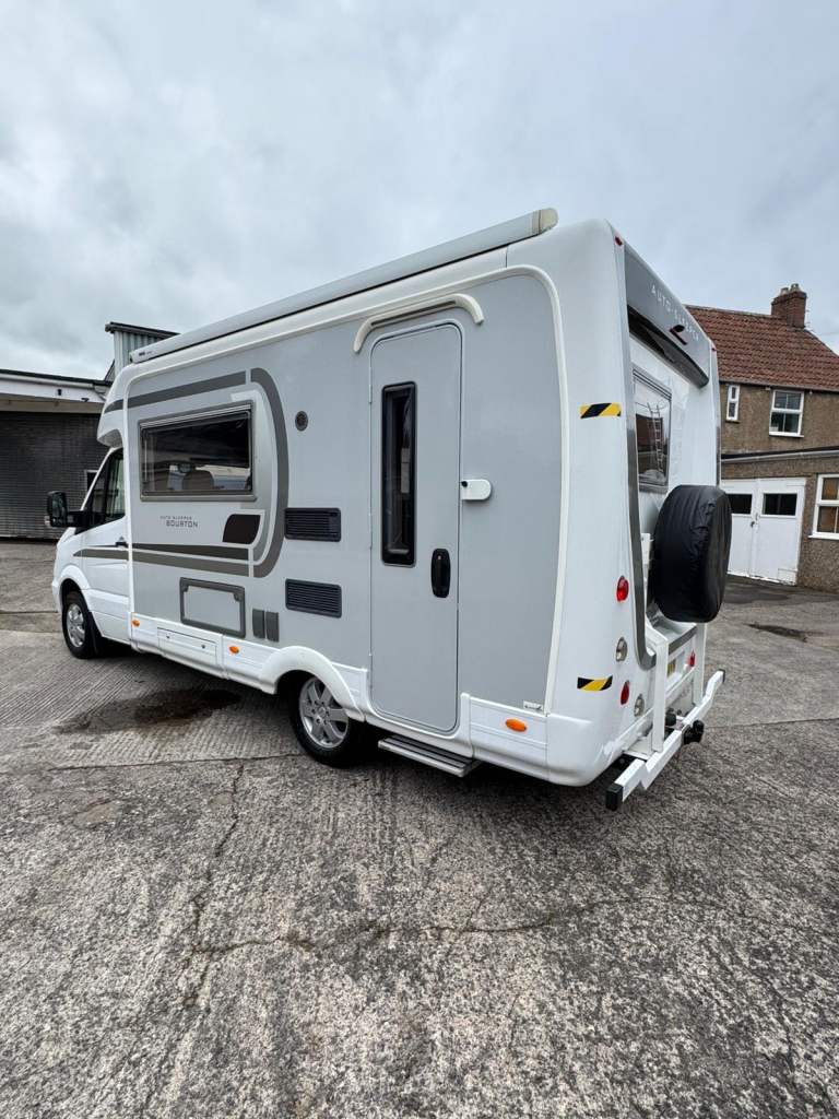 Mercedes-Benz Autosleeper Bourton 2.1 Motorhome- like new condition 