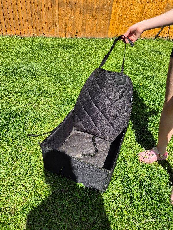 Dog Car Seat / Pet Car Booster Seat – Black – Excellent Condition