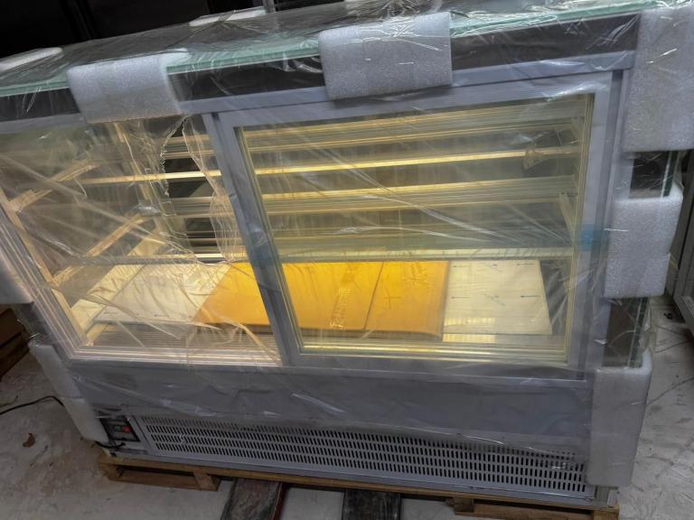 image for Commercial fridge 