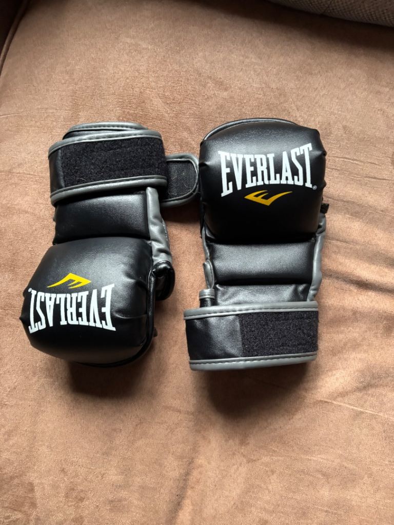 Everlast mma strike gloves 