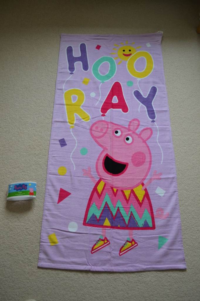 Peppa Pig Hooray Balloons Printed Childrens Bath / Beach Towel - Brand New in packaging