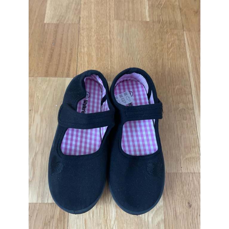 Girls school plimsolls 