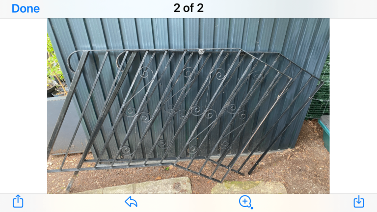 PLS TEXT FREE RAILINGS METAL 150cms depth 100cms height 