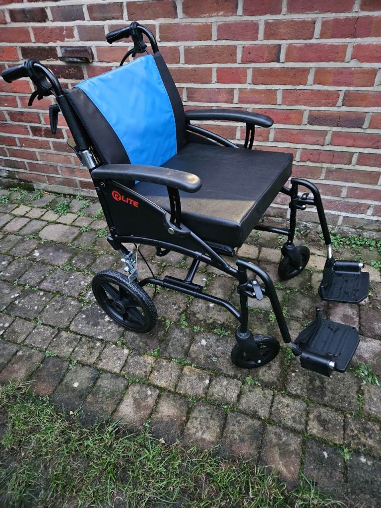 Wheelchair (Self propelled extreme lightweight and folding frame)