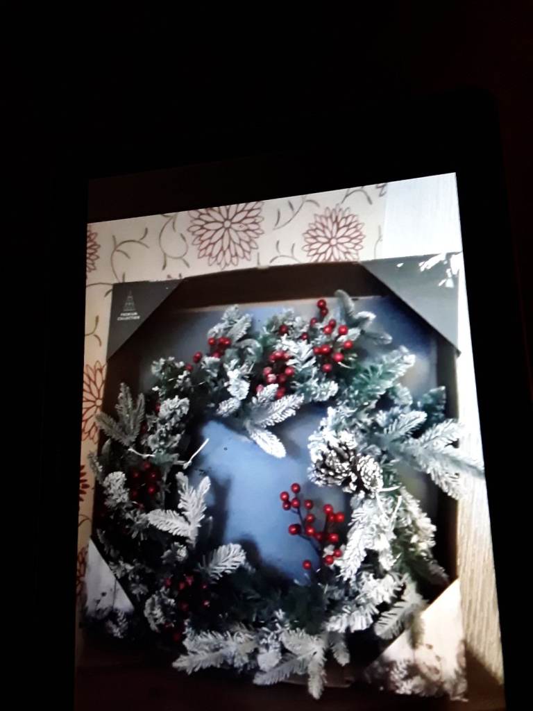 Battery christmas wreath 