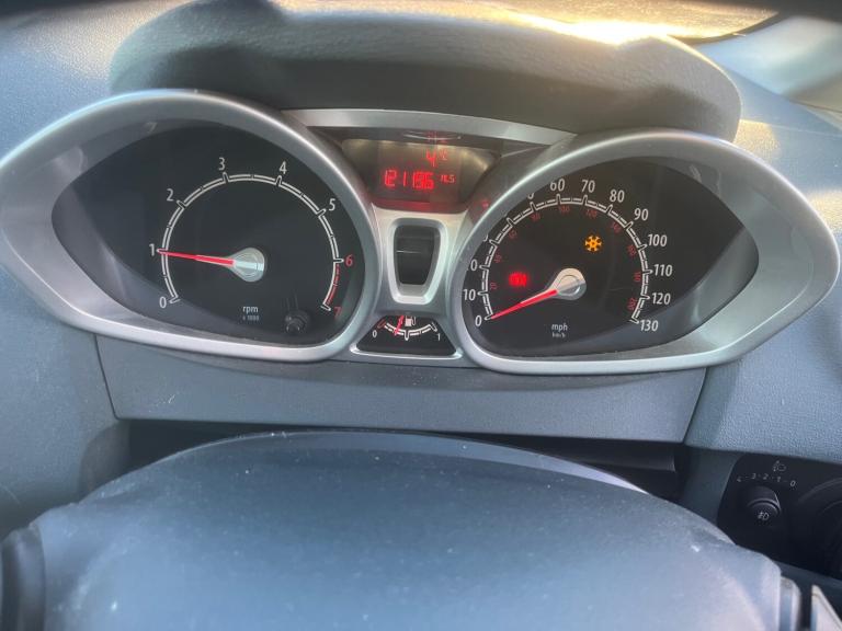 2010 Ford Fiesta 1.25 Zetec*9m MOT*Full History*2 Owners*Aircon*Alloys*1st car ?