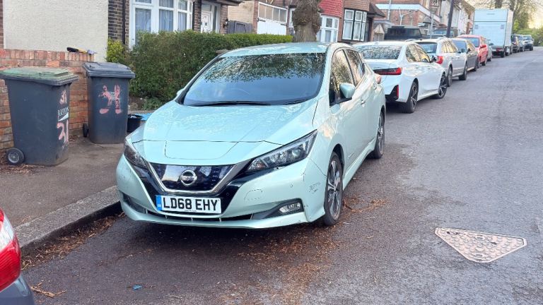 Nissan leaf, hatchback, automatic, electric 